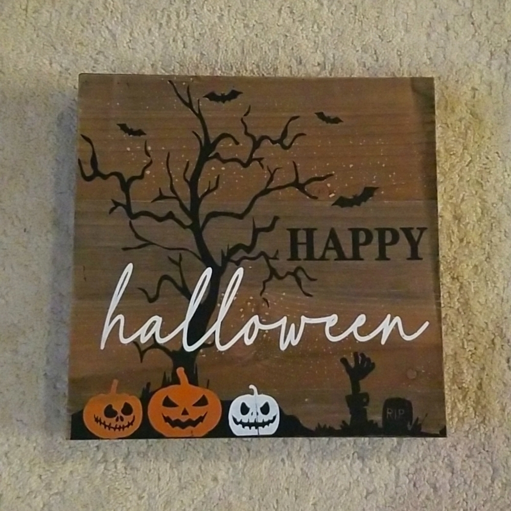 Wood Halloween sign decor spooky tree Jack-o-lanterns